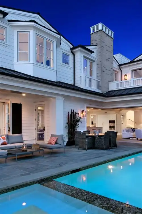 壁纸 别墅,纽波特海滩,游泳池,室内,灯光,椅子 5120x2880 uhd 5k 高清