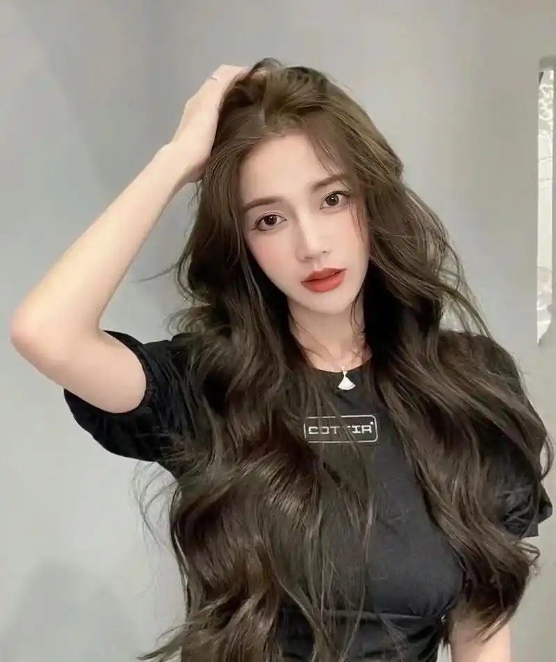 适合圆脸方脸的烫发 港风复古卷的懒人卷发.