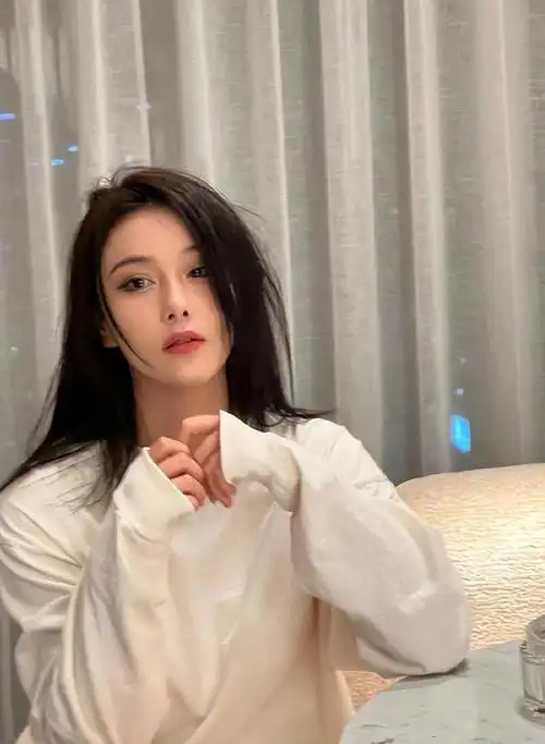 张馨予居家美图