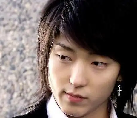 韩国男明星入伍前后对比,退伍后帅惨