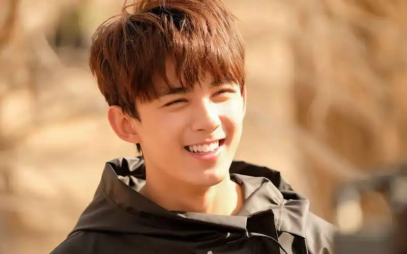 【吴磊】【沙海黎簇】(前10集混剪)-小跳蛙_哔哩哔哩 (゜-゜)つロ