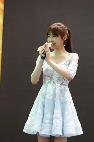 《贴身校花》主演snh48张语格