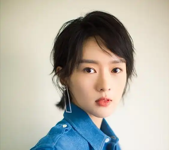 被张国立儿子暴打后,转身嫁给大17岁富豪,童谣就这样改写了结局_童瑶