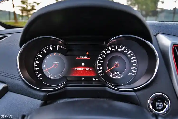 6l车型,新逸动xt rs的led液晶仪表盘可以说是动感十足,红底运动风格