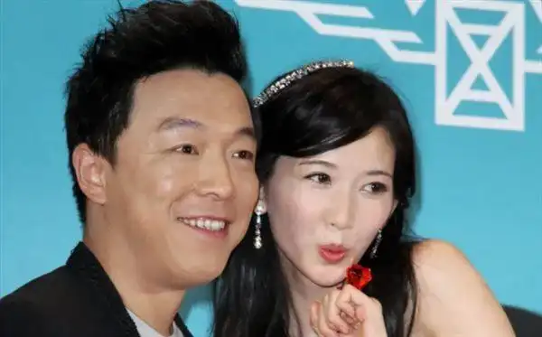 在一次采访中,林志玲大胆问黄渤:你最喜欢我身体的哪个部位