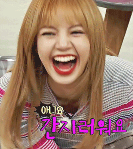 美女笑开心可爱gif动图_动态图_表情包下载_soogif