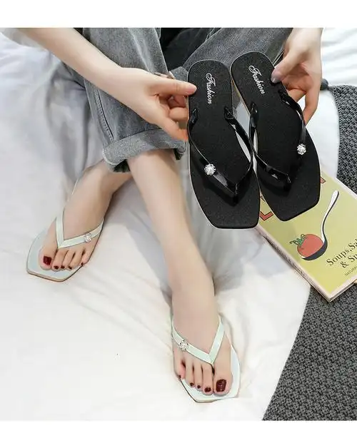 2022夏季时尚人字拖沙滩鞋凉拖鞋一字夹脚平底拖鞋女学生韩版外穿