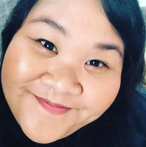 追求真爱却被网友骂长得丑,男友最后用行动保护了她._手机搜狐网