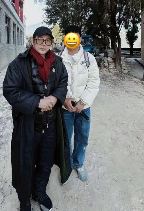 李连杰线上露面似"整容"!