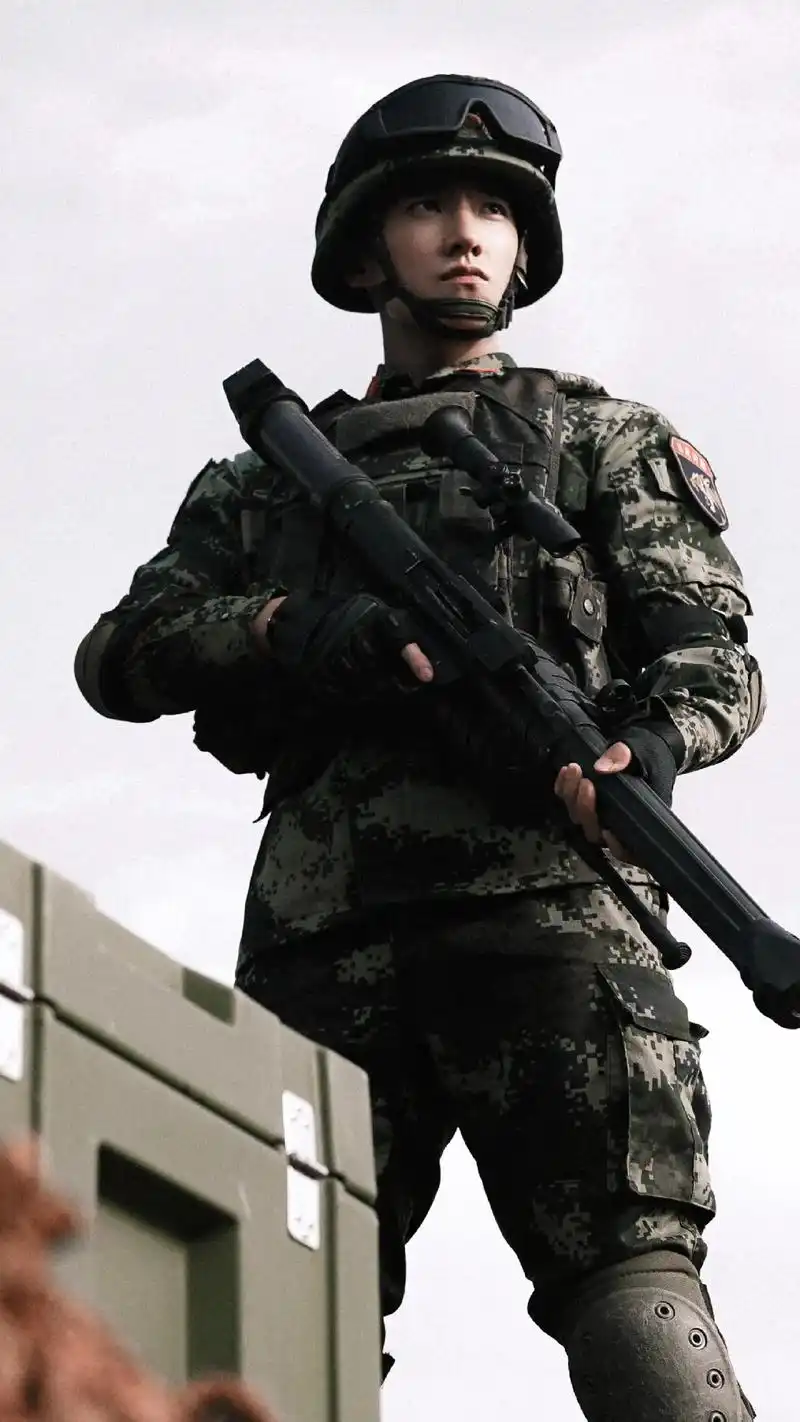 特战荣耀 #杨洋 谁能拒绝寸头的杨洋97@dou 小助手  - 抖音