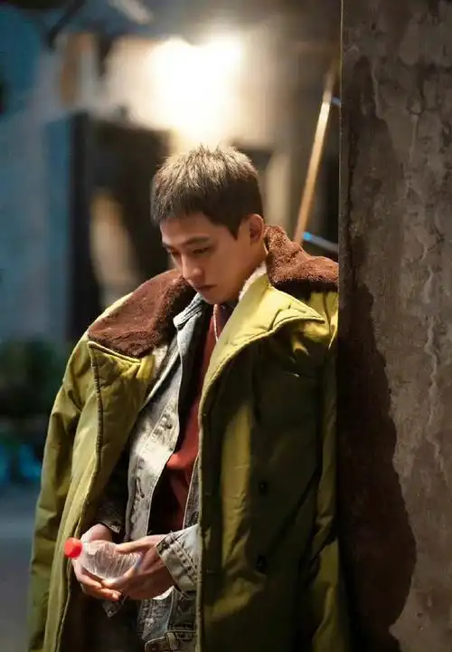 今日开机李一桐欧豪不可告人提前开拍了英雄志是杀青了