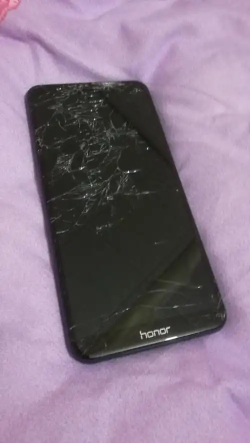 悲剧了,刚入手才十天碎屏了,触摸也没反应?