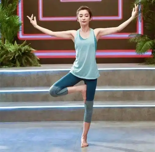 2,而除了饮食之外,坚持一项自己喜爱的运动也非常不易,李冰冰在忙碌的