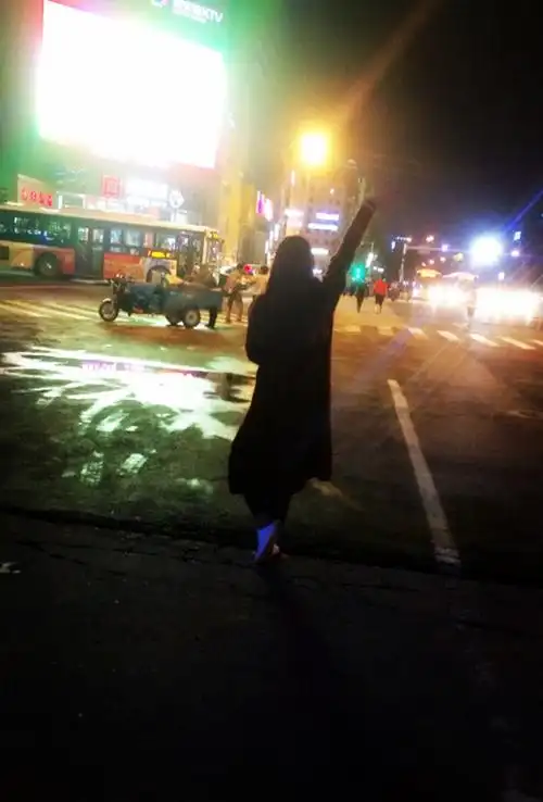 女生 头像 背影