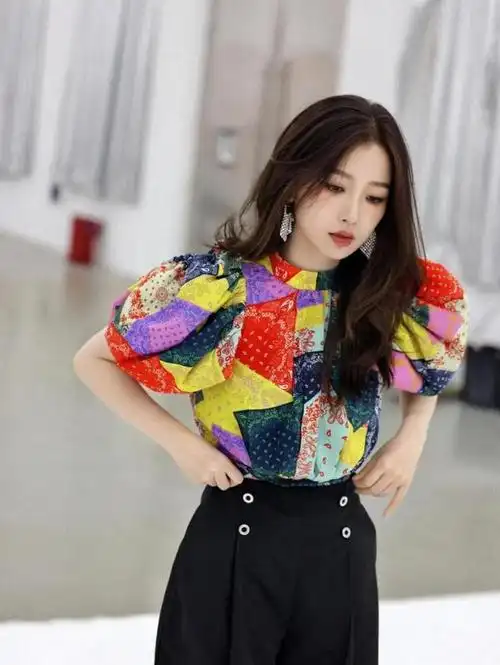 虞书欣因穿搭出圈,"泸上公主"要多努力才行,不火就要继承家产