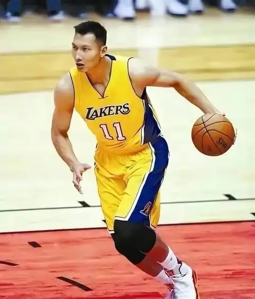 nba花边 篮球_花边新闻篮球明星_篮球打得好的明星