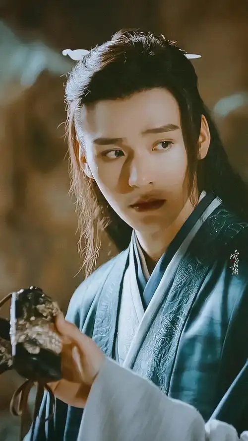 我觉得好多人把龚俊当闪耀暖暖玩