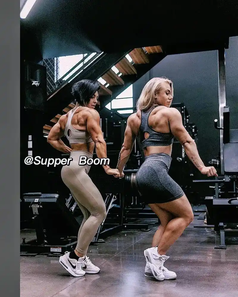 各自努力,顶峰相见.#精神氮泵 #健身男神壁纸 #健身女神 - 抖音