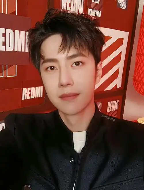 真的超爱这张自拍!#王一博