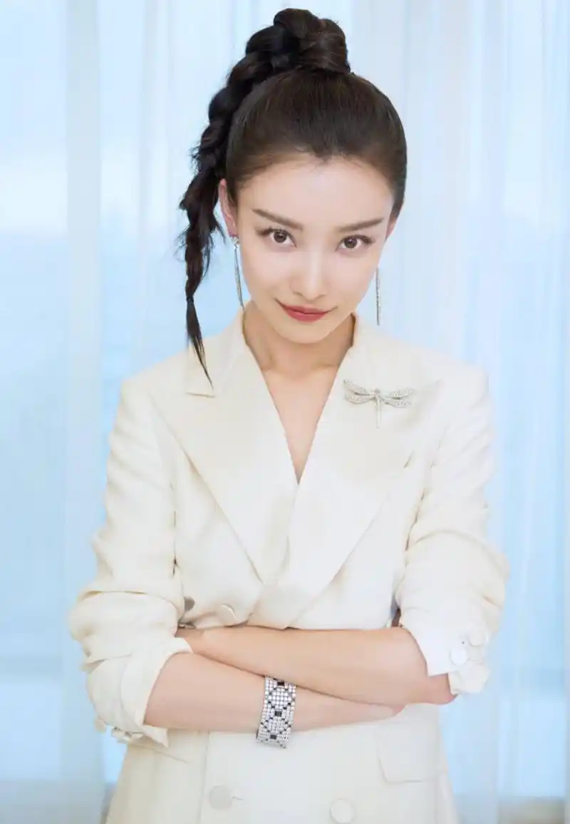 倪妮,中国内地女演员,毕业于中国传媒大学南广学院语言传播系(现南京