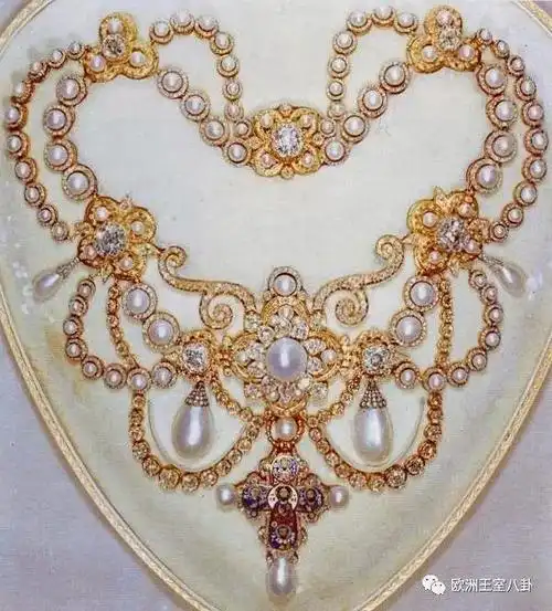 珍珠篇|二战|骑士团|珍珠项链|驯养动物|英国王室|亚历山德拉|加拿大