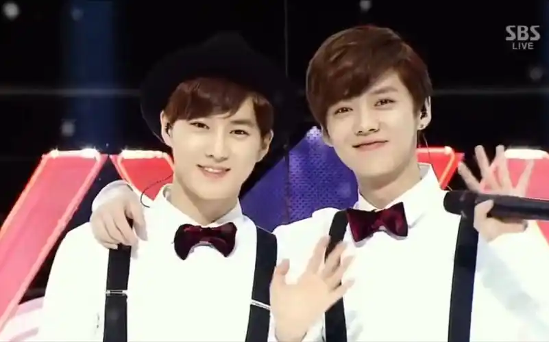 【鹿晗】【金俊勉】suho找luhan哥哥撒娇求抱抱