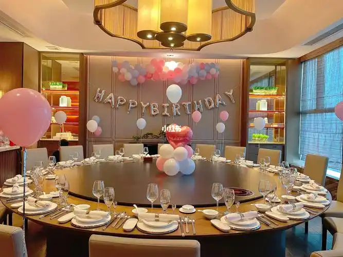 10周岁生日小包厢简单布置