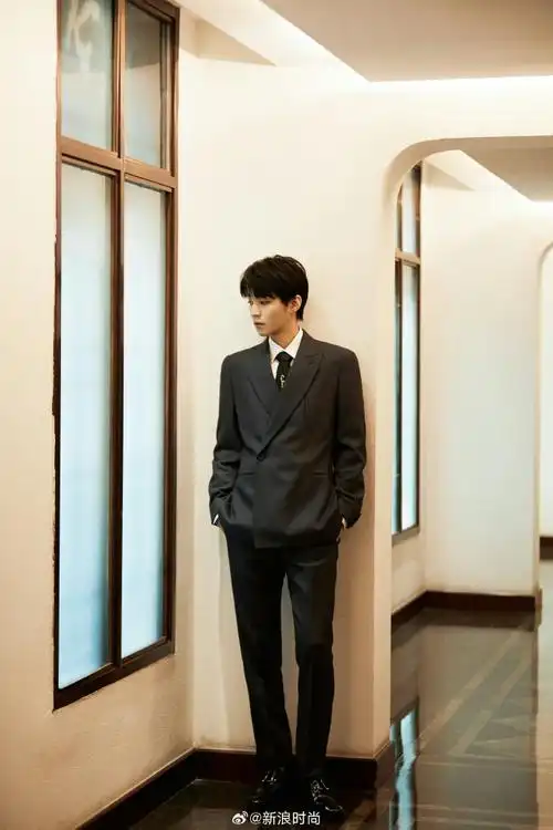 王俊凯时尚质感##同款星穿搭