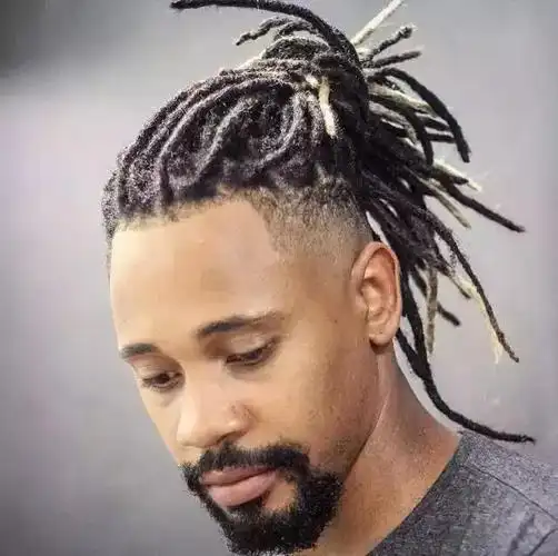 留"脏辫"的潮人怎么洗头?一半男生都猜错