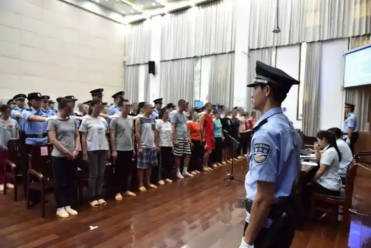 拉完老婆拉姐夫3年成老总广西42名传销头目受审