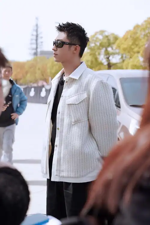 黄景瑜说今晚来极限挑战治愈烦恼