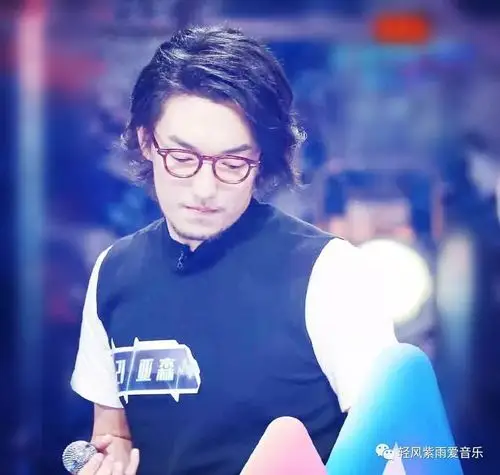 听歌 - 这,就是歌唱·对唱季 - 亚森《在雨中》