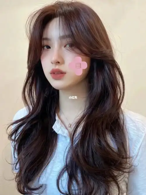 长发女生必备的烫发款式韩式大波浪卷中