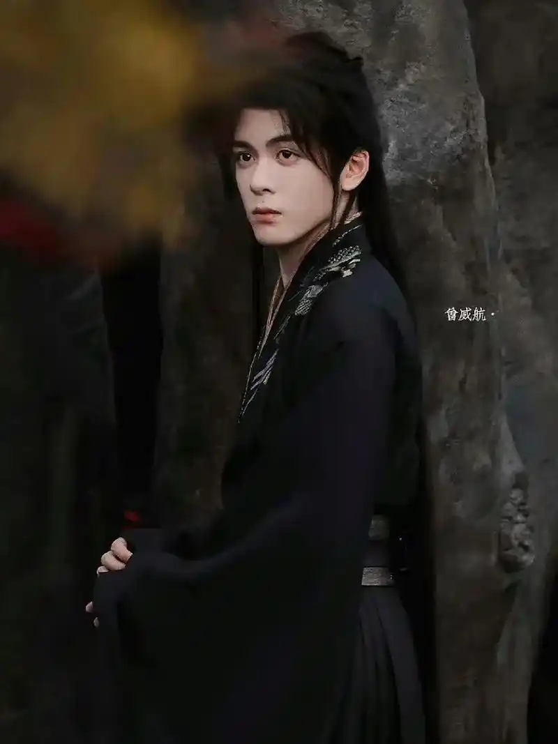 电视剧《云秀行》李一桐和曾舜晞新路透来啦,曾舜晞一身黑衣好惊艳