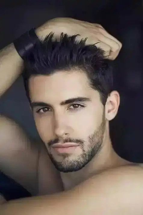 想留胡子的男士看过来_造型