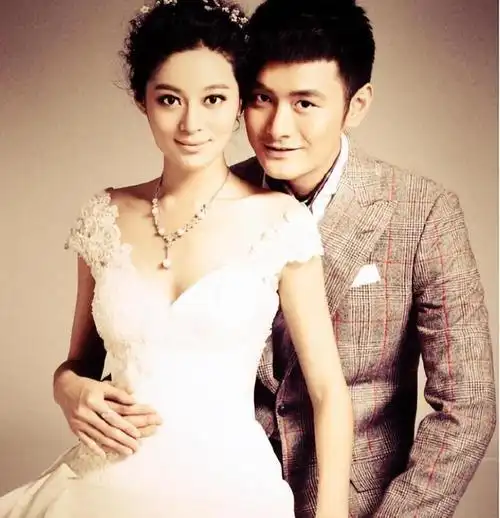 王媛可:因丈夫太帅狂追5年,婚后生下双胞胎,一家四口其乐融融