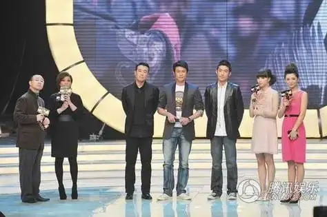 新版导演高希希率领剧中主演陈好,何润东,于和伟,黄维德,沙溢 陆毅 等