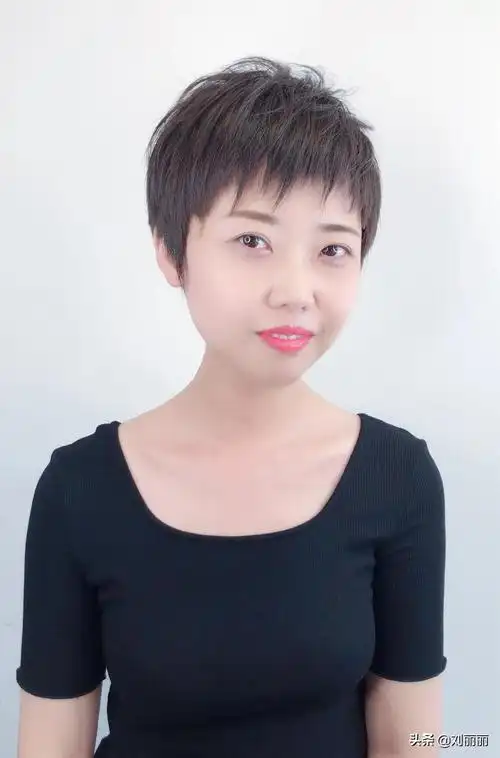 短发发型女(15款最火短发送给大家,不论直卷都很美) - 生活 - 豆角网