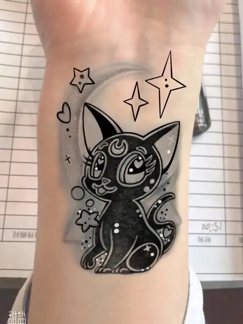 适合遮盖的手腕纹身