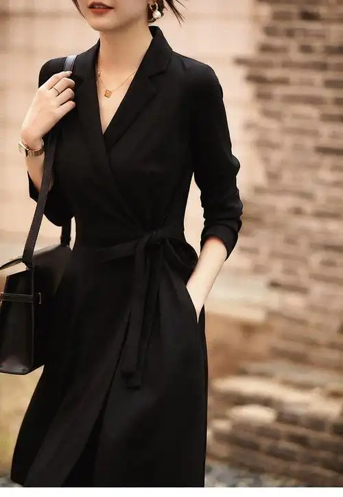 塔驰密司touchmiss欧洲站气质黑色长袖连衣裙职场收腰显瘦小黑裙a字裙