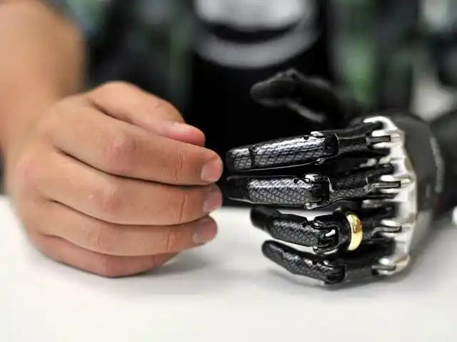 早期的假肢设备相当粗糙,不过随着时间的发展,假肢技术已在过去几年