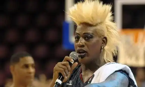 然而,除了篮球技术的高超之外,一些球员们还以他们独特而奇特的发型引