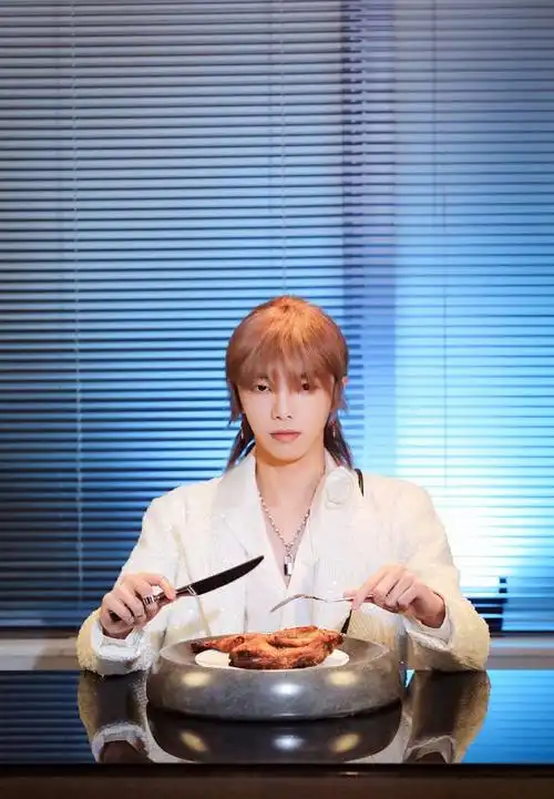 华晨宇精修太过狼尾造型看起来很帅气但缺少了点辨识度