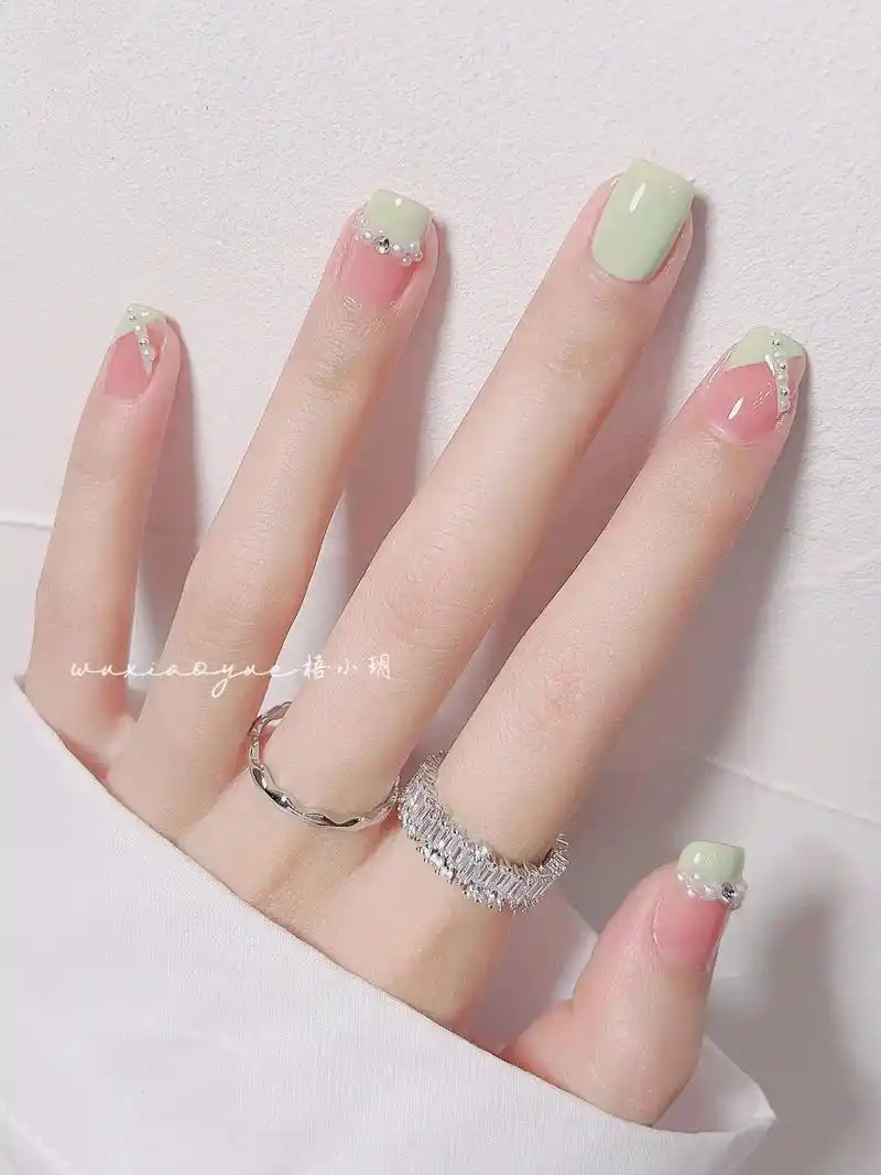 美甲分享 #短指甲也可以 - 抖音