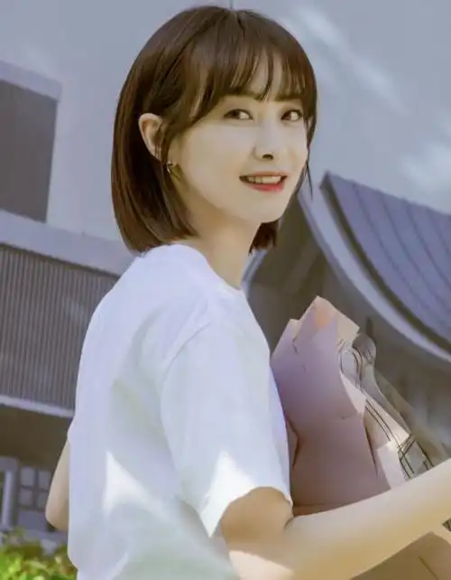 宋茜作为导师参加《创造2020》,扎着高马尾辫,真的太美了