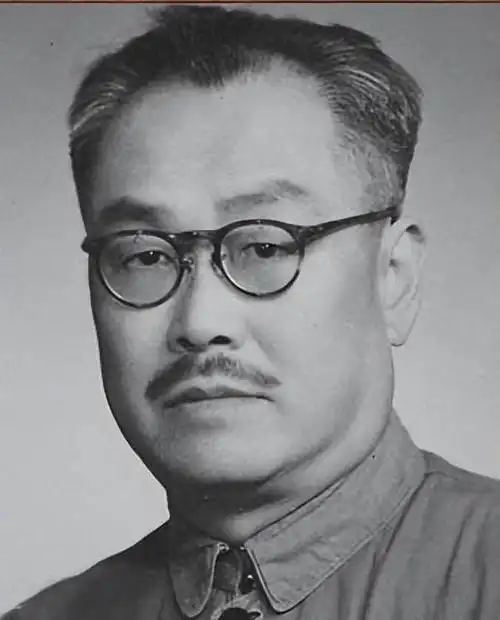 电视剧《绝密使命》中,伍豪,潘雨青的历史人物原型都是谁?