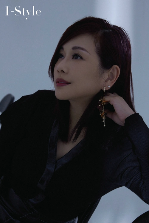 陈松伶见过大风大浪此刻乘风破浪