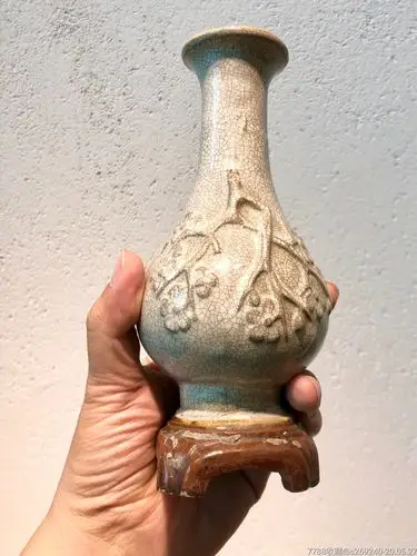 民国石湾窑仿哥釉赏瓶