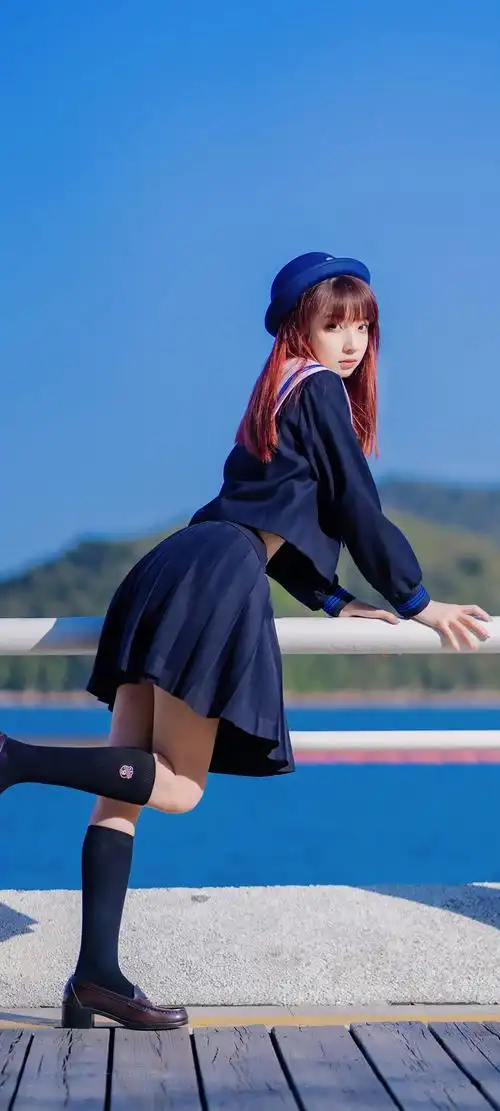 深蓝色水手服裤袜美女手机壁纸