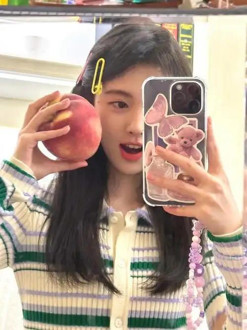 鞠婧祎的甜美少女风非常可爱!